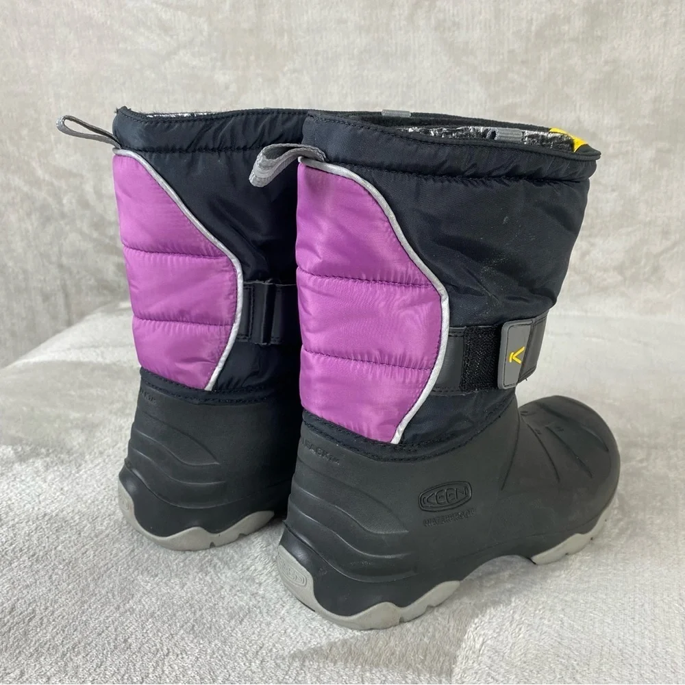 Keen Lumi II Kids Youth Snow Boot Size 4 Black Purple Waterproof Insulated Rain